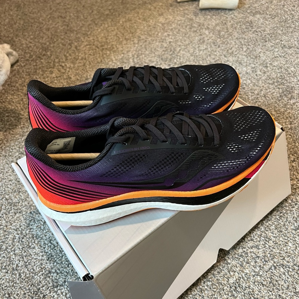 Men’s Saucony Endorphin Pro Size 11 - Brand New